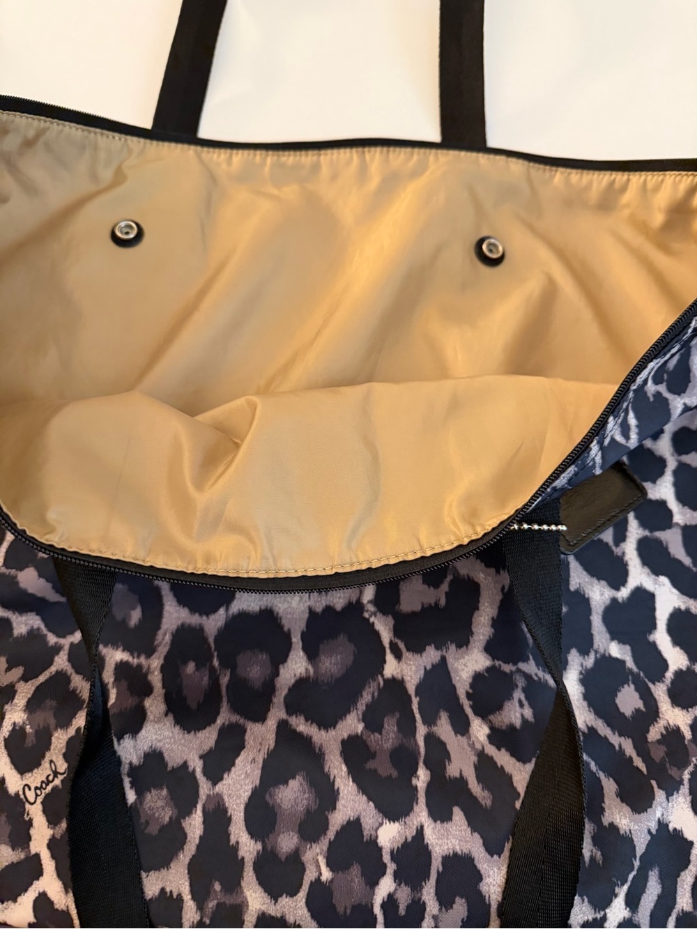 COACH large, nylon,packable, black/grey ocelot print tote bag. UEC. Amazing bag! - Picture 4 of 16